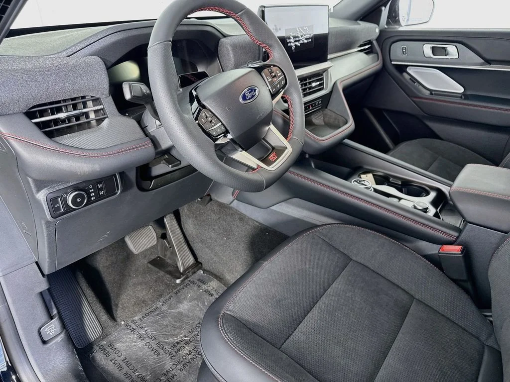 New 2026 Agate Black Metallic Ford ST image 9