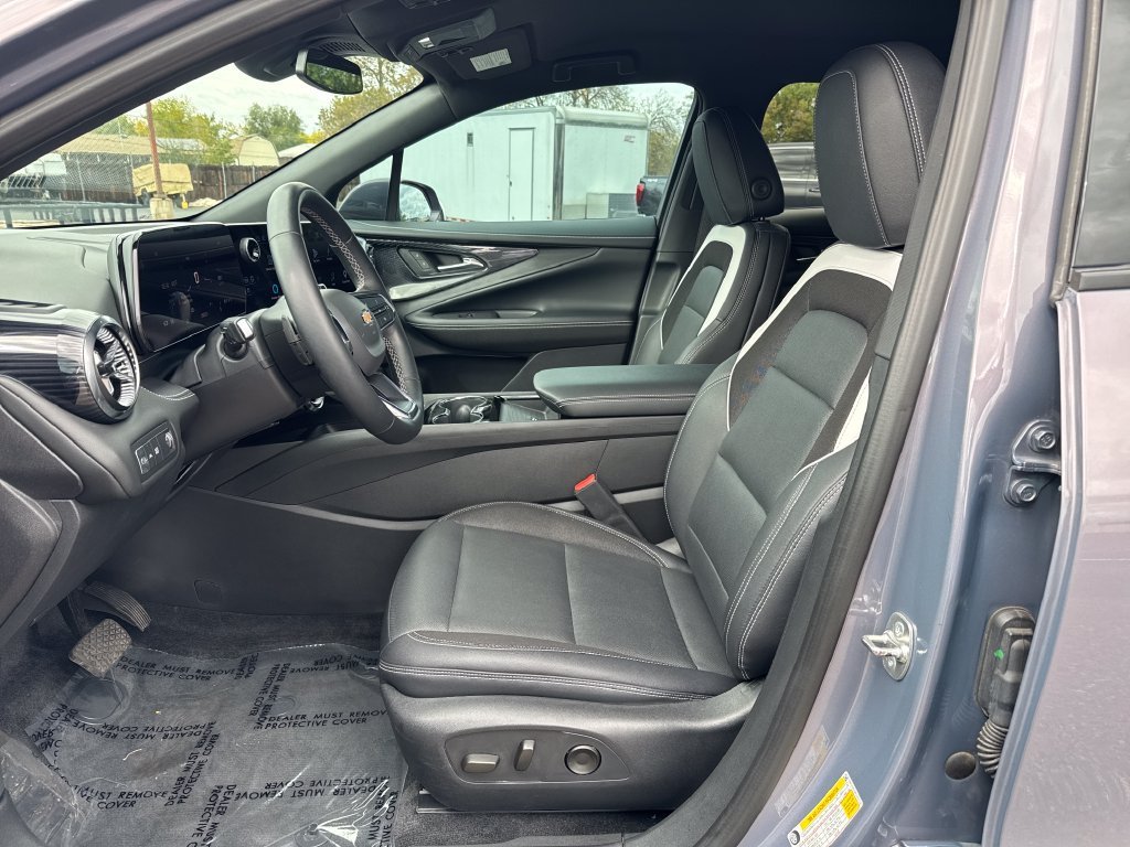 Used 2024 Galaxy Gray Metallic Chevrolet LT image 9