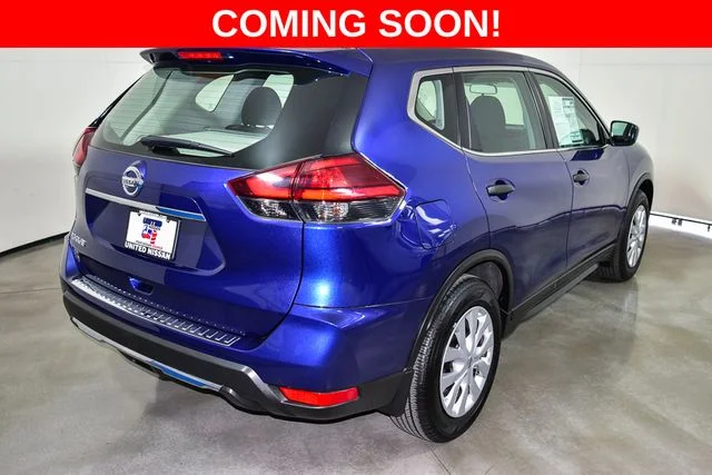 Used 2017 Blue Nissan S image 5
