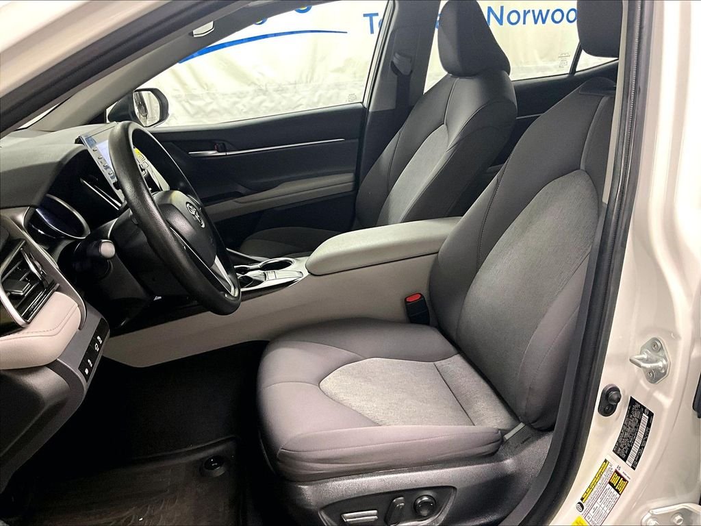 Used 2023 White Toyota LE image 10