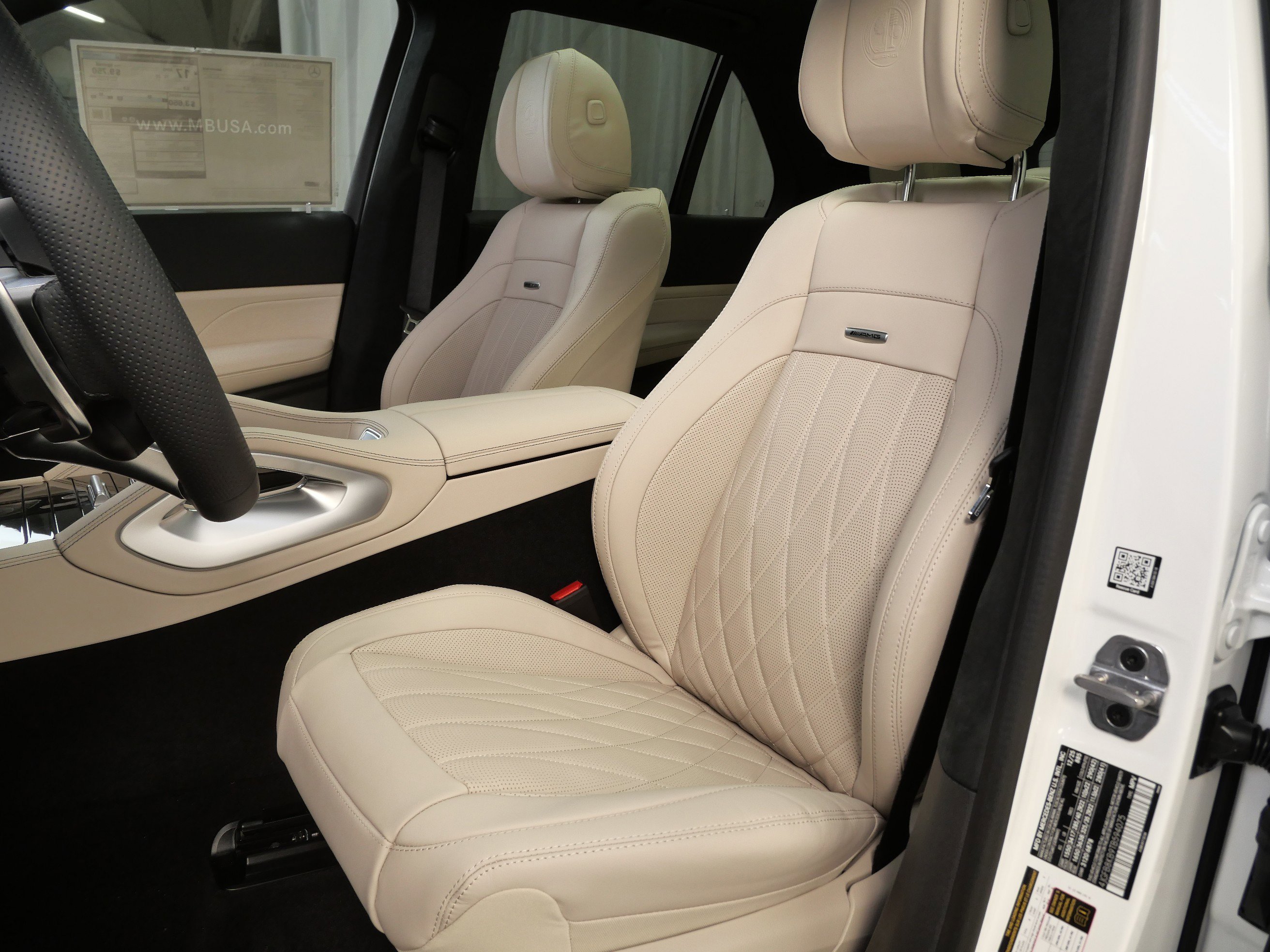 New 2026 MANUFAKTUR Moonlight White Metallic Mercedes-Benz AMG® GLE 63 S 4MATIC+ SUV image 3
