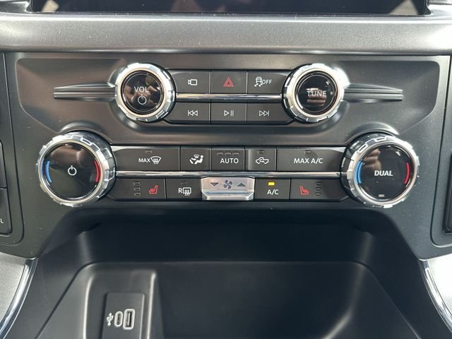 New 2026 Carbonized Gray Metallic Ford XLT image 18