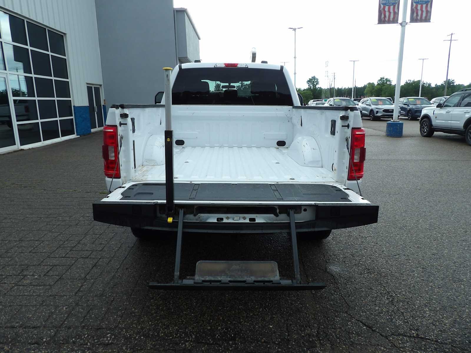 Used 2023 Oxford White Ford XL image 15