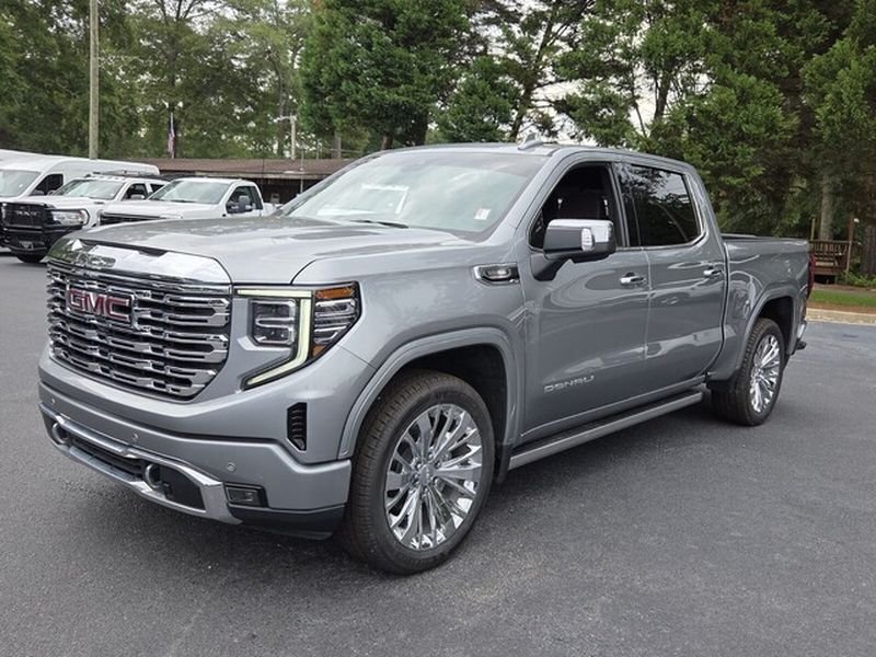 Used 2023 Sterling GMC Denali image 3