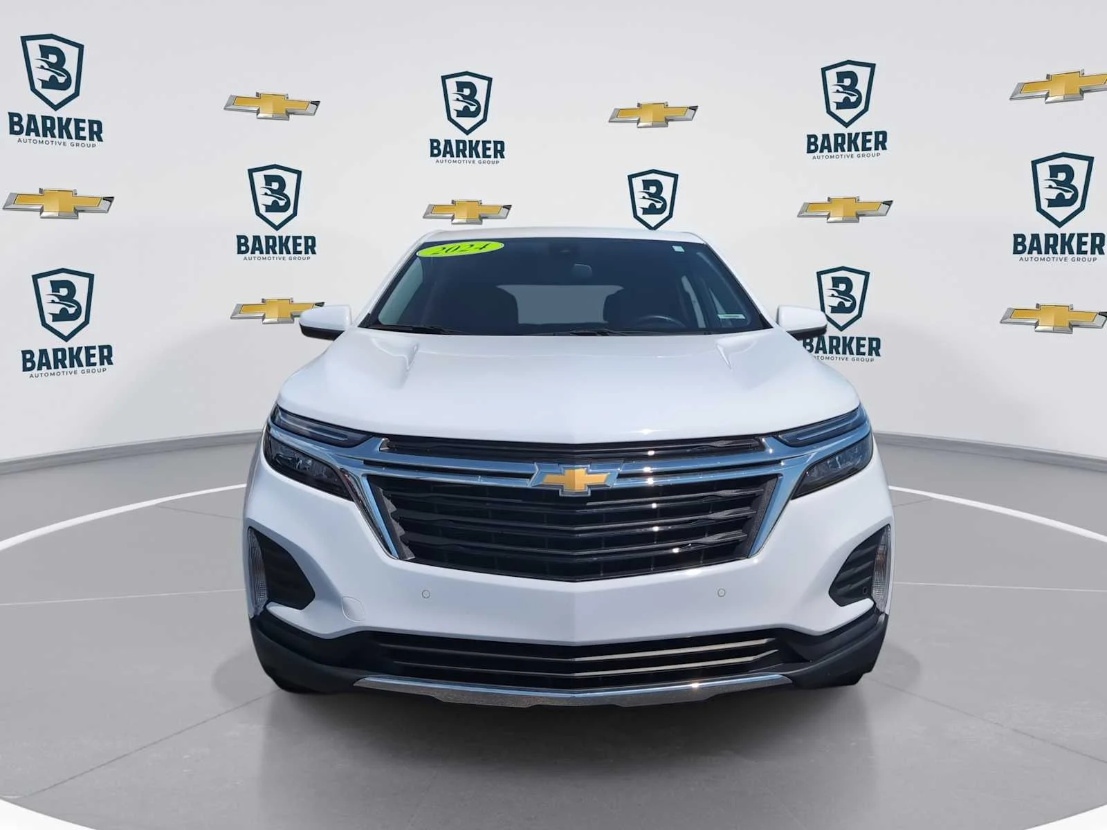 Used 2024 Summit White Chevrolet LT image 3