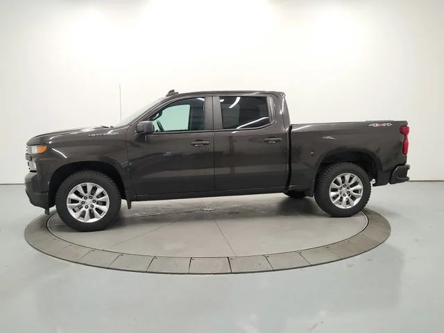 Used 2021 Brown Chevrolet Custom image 4