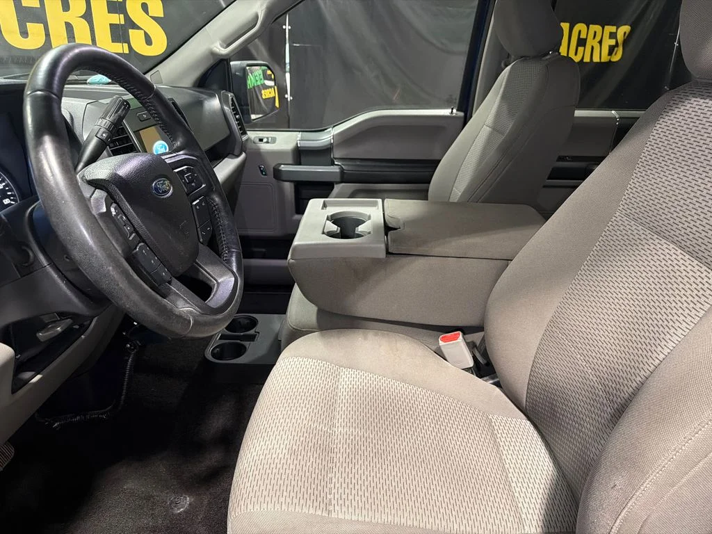 Used 2017 LIGHTNING BLUE Ford XLT image 13