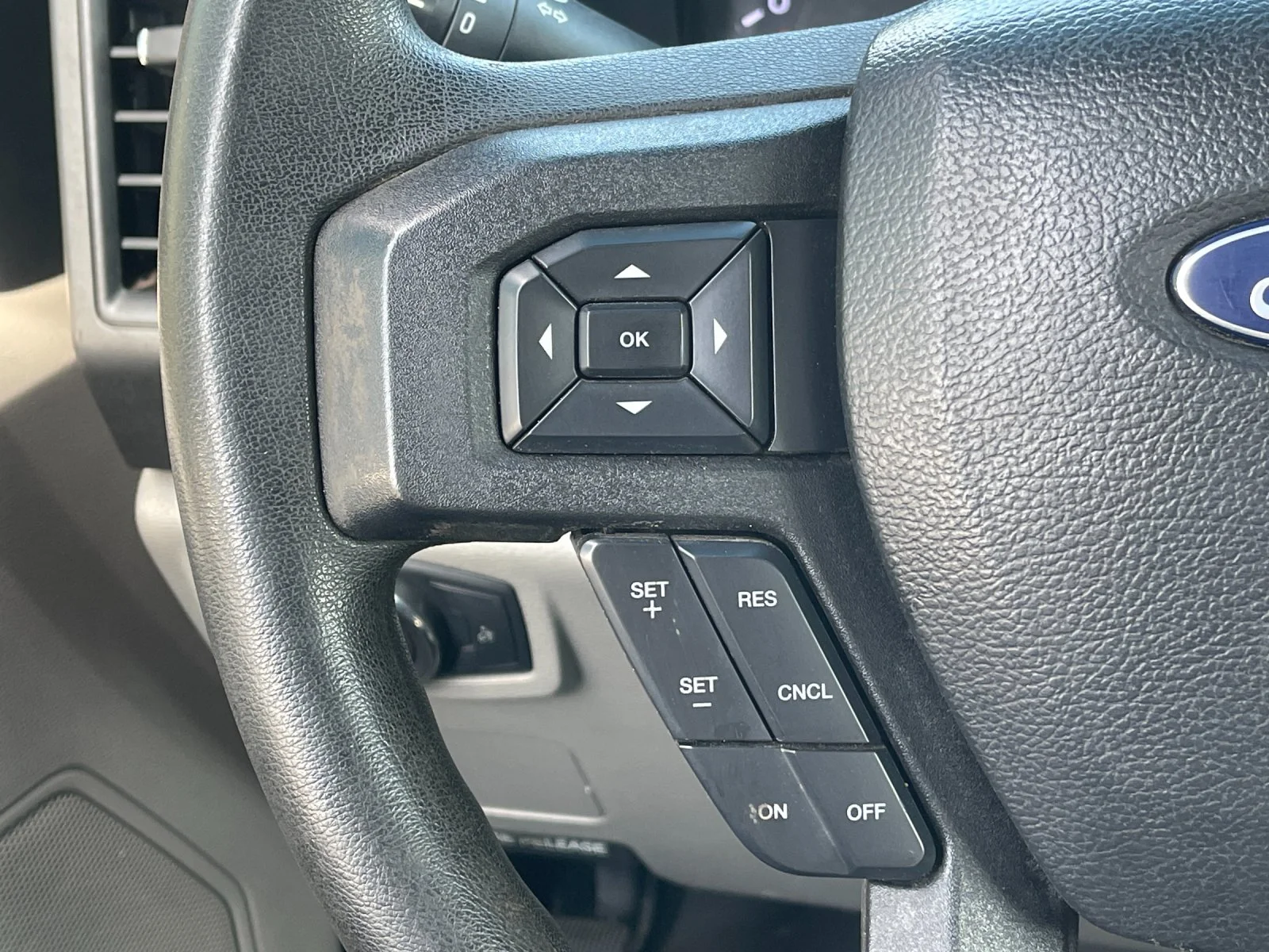 Used 2018 White Ford XL image 22