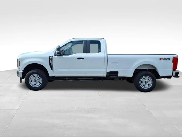 Used 2024 White Ford XL image 7