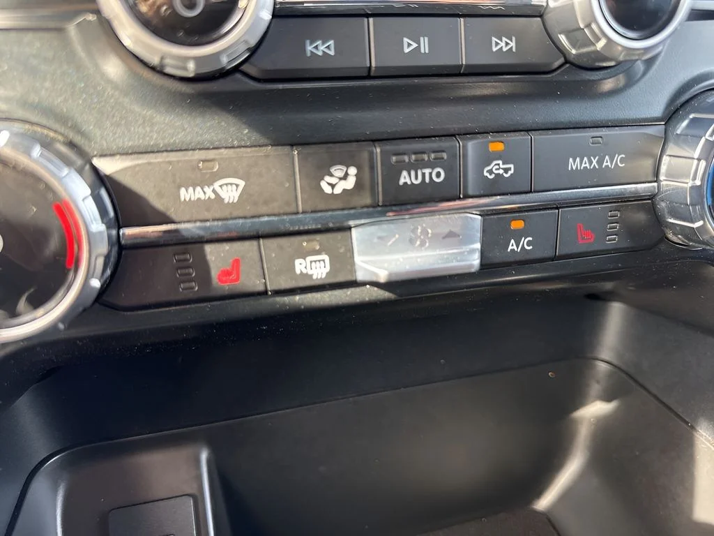 Used 2024 Gray Ford XLT image 21