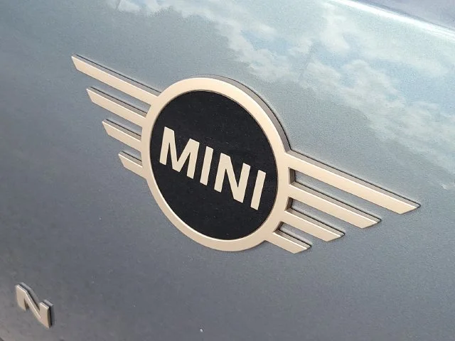 Used 2025 Green MINI S image 11