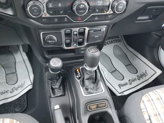 New 2026 Bright White Clearcoat Jeep 85th Anniversary Edition image 20