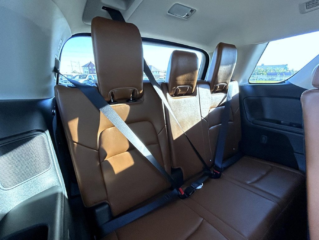 Used 2024 Gray Nissan Platinum image 22