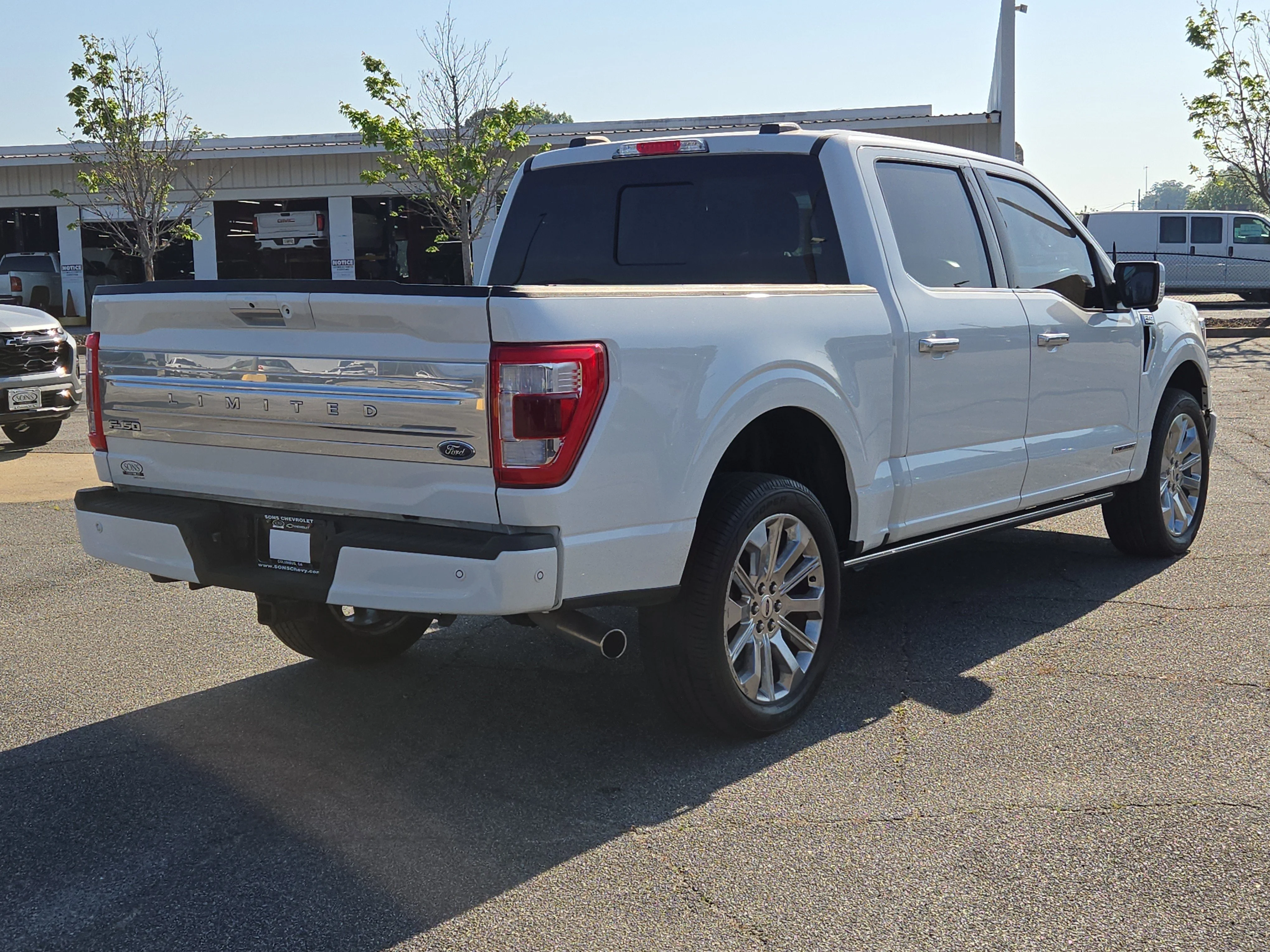 Used 2023 White Ford Limited image 10