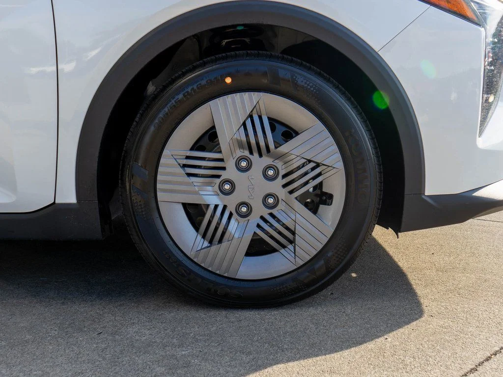 2025 Kia K4 LX - Photo 28