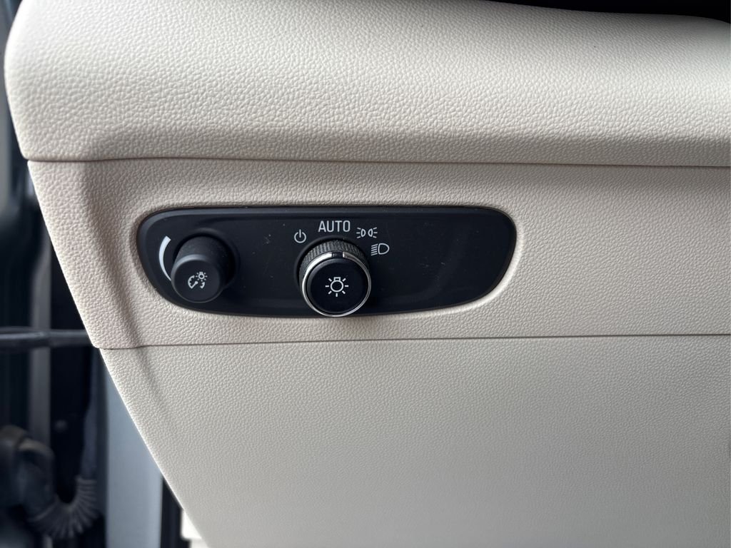 Used 2023 Gray Buick Preferred image 26