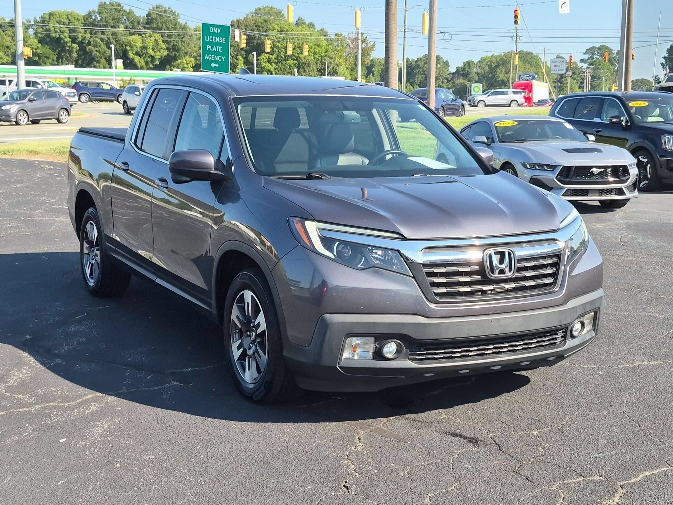 Used 2019 Modern Steel Metallic Honda RTL-T image 8