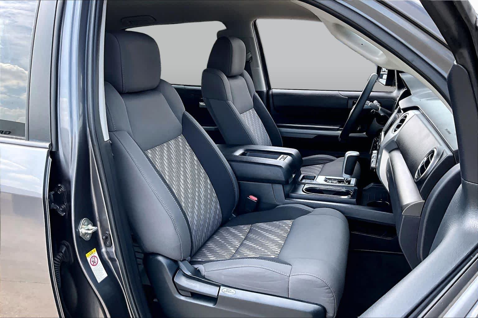 Used 2018 Magnetic Gray Metallic Toyota SR5 image 9