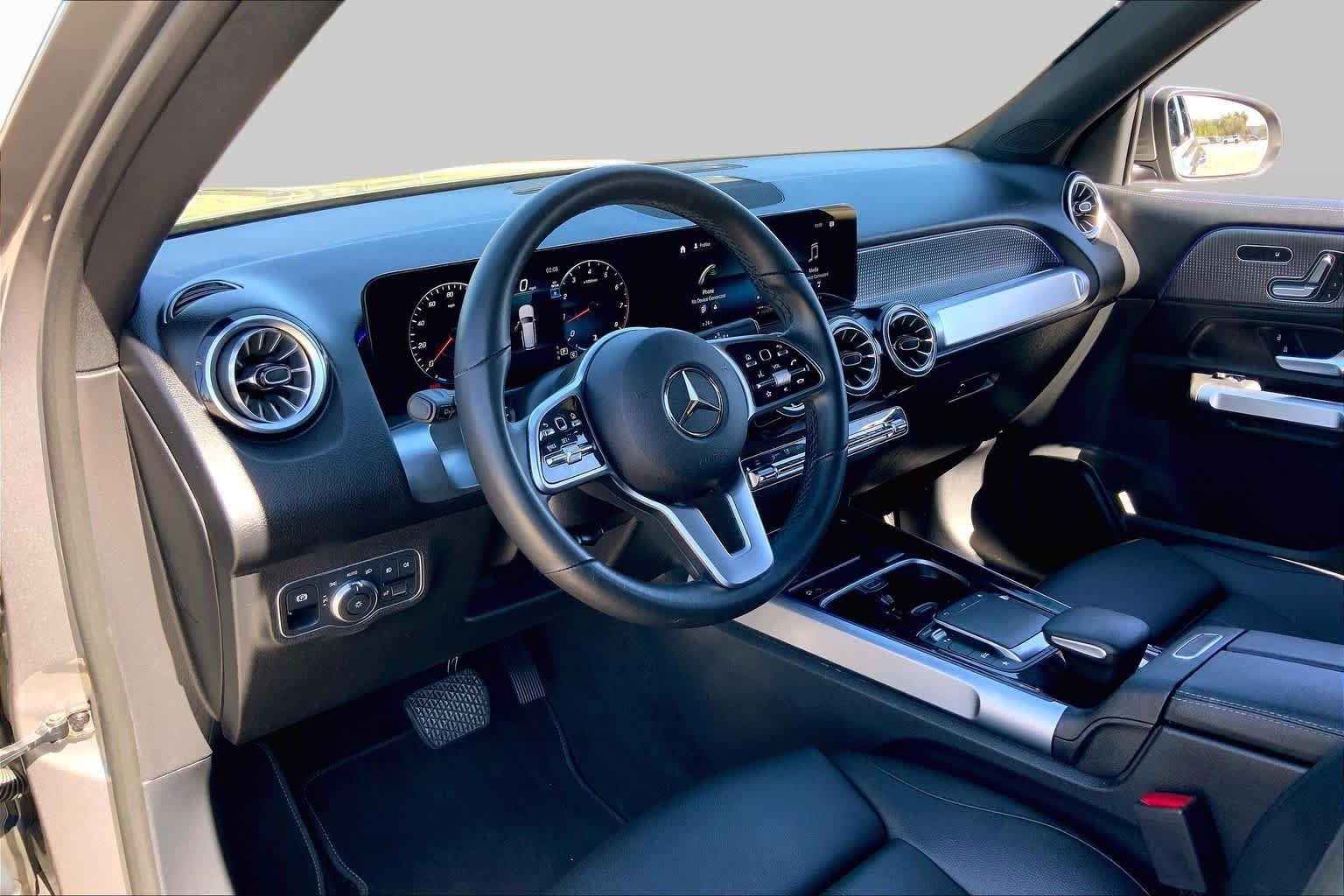 Used 2023 Mountain Grey Metallic Mercedes-Benz GLB 250 image 17