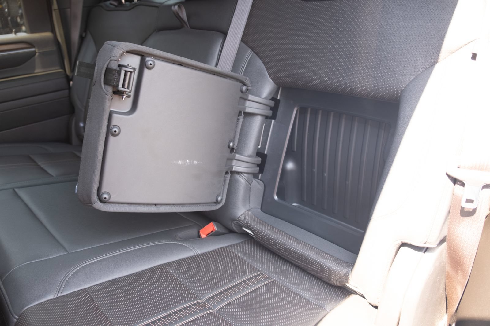 Used 2024 Summit White Chevrolet High Country image 21