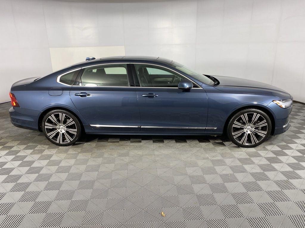 Used 2023 Denim Blue Metallic Volvo Ultimate image 14