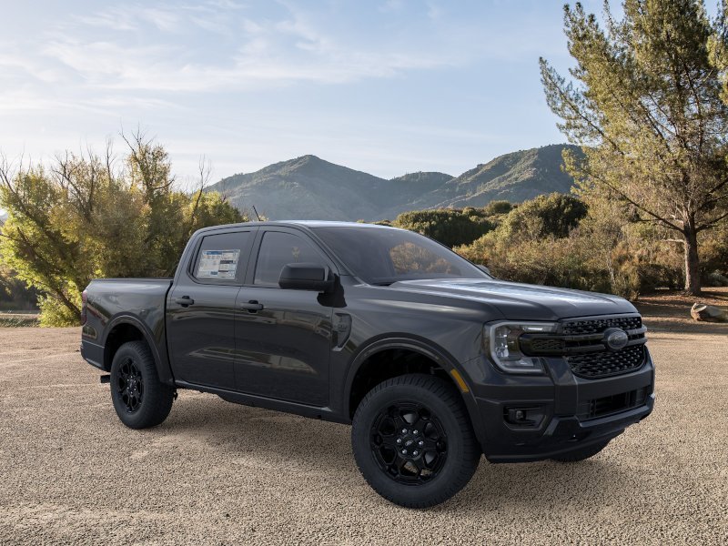 New 2026 Shadow Black Ford XLT image 25