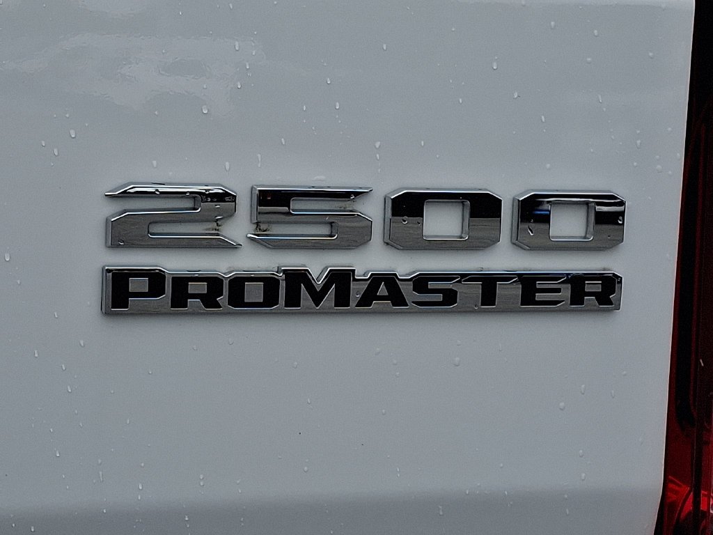 Used 2025 White Ram Base image 29