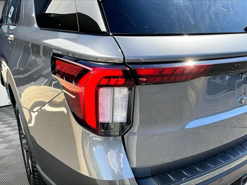 Used 2025 Gray Ford ST-Line image 26