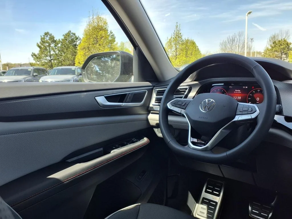 New 2026 Avocado Green Pearl Volkswagen Peak Edition image 21