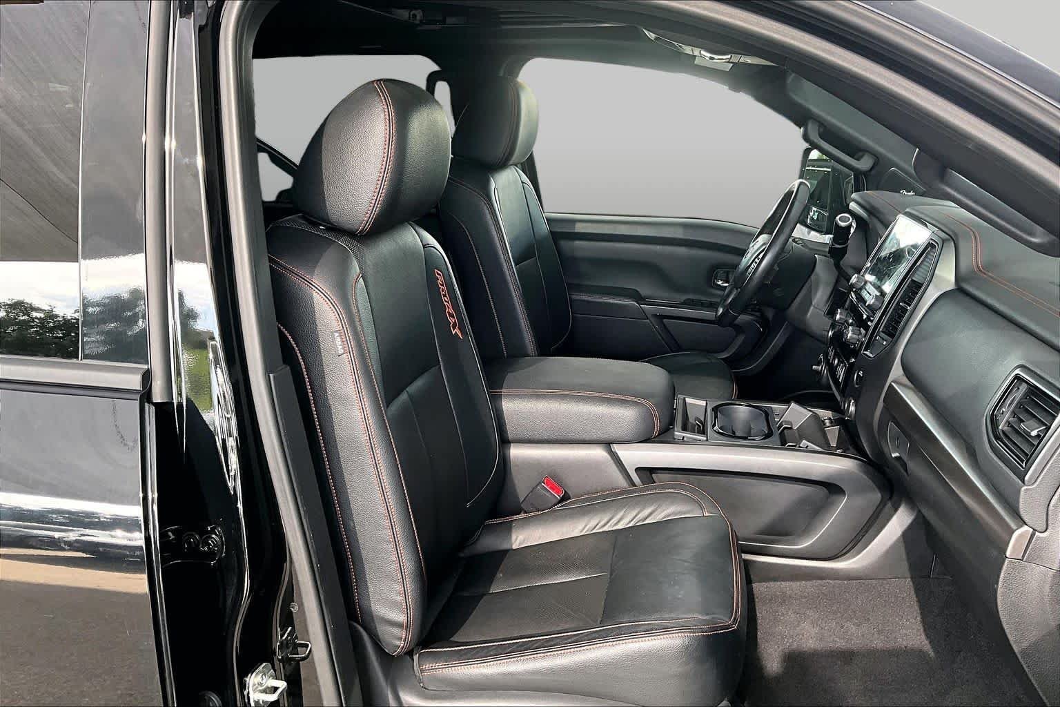 Used 2021 Super Black Nissan PRO-4X image 9