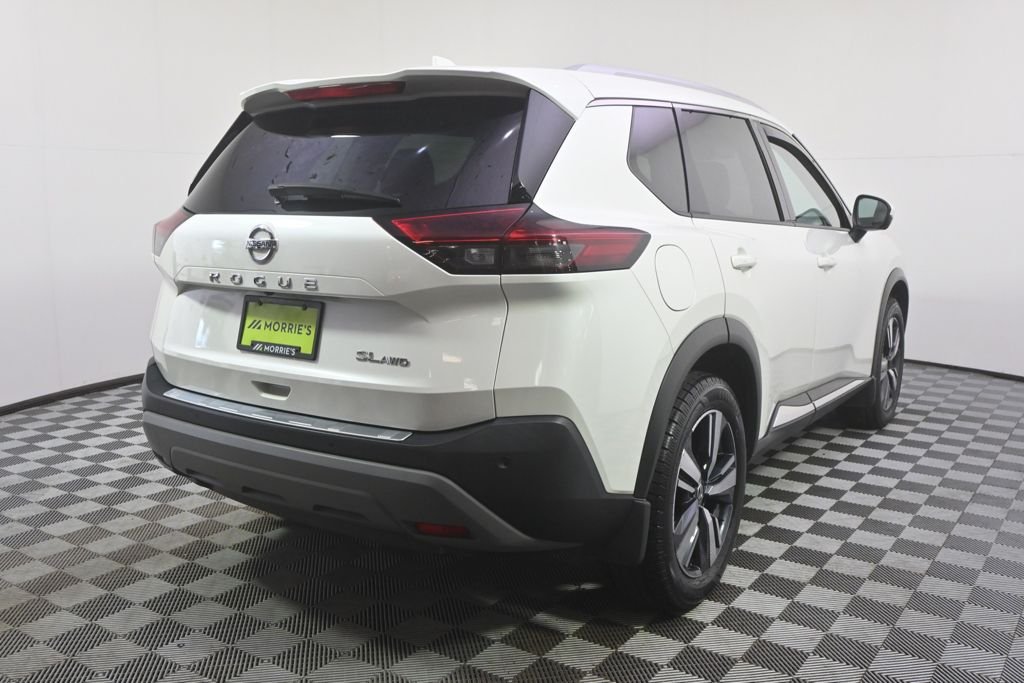 Used 2021 Pearl White Nissan SL image 6
