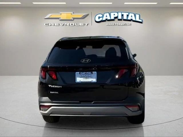 Used 2025 Black Hyundai SEL image 4