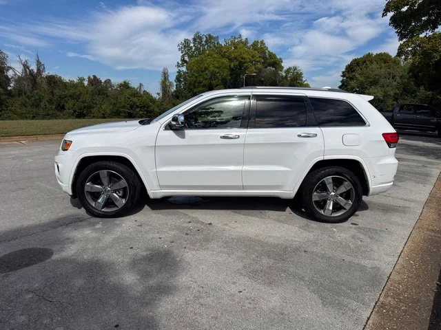 Used 2015 White Jeep Overland image 4