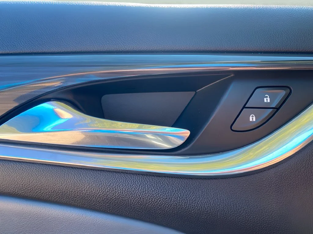 Used 2019 Includes Spectra Gray lower exterior accent color. Buick Essence image 12