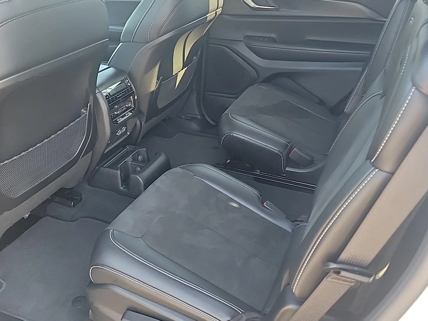 Used 2025 Silver Zynith Jeep Altitude X image 11