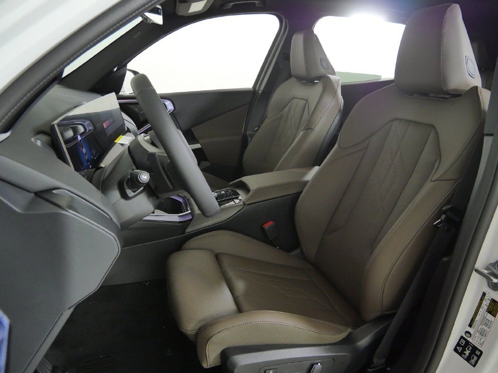 New 2026 Mineral White Metallic BMW 30 xDrive image 34