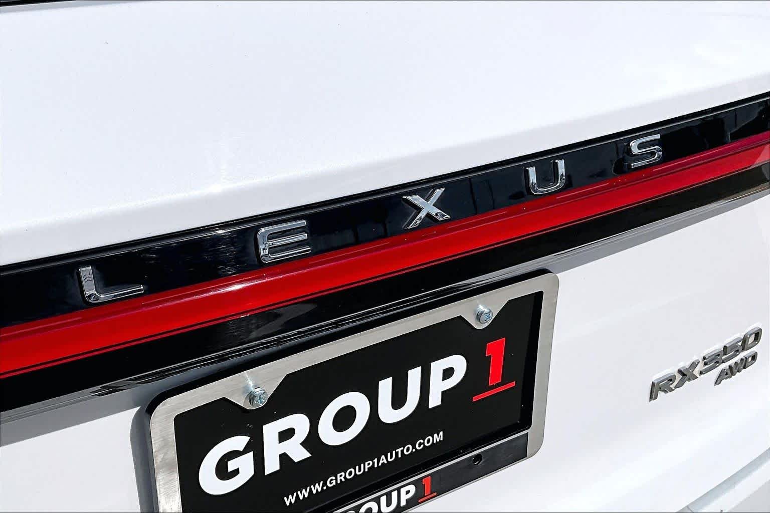 Used 2024 Ultra White Lexus F SPORT Handling image 31