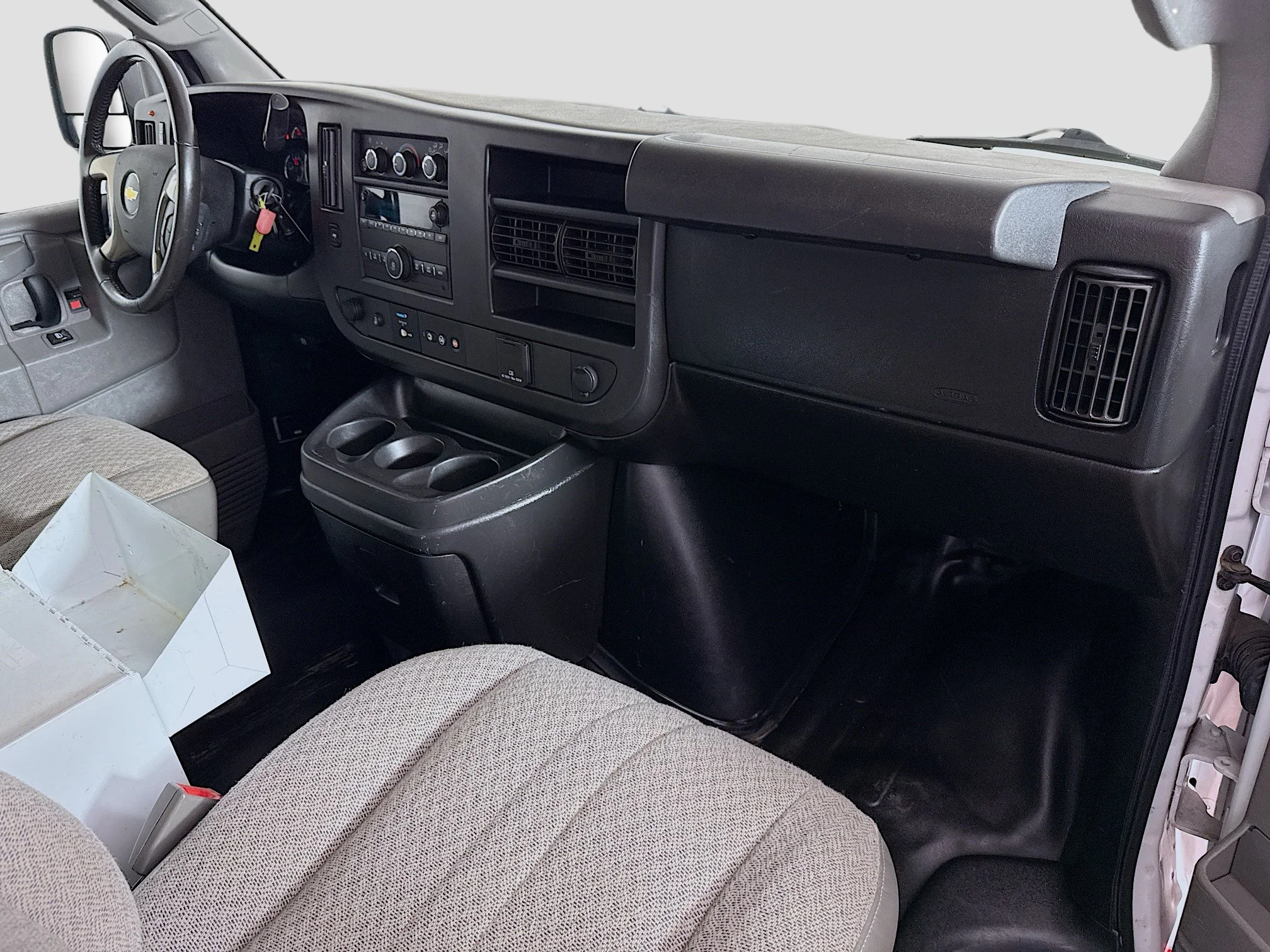 Used 2018 Summit White Chevrolet Work Van image 21
