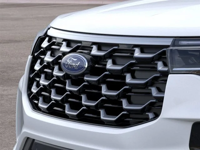 New 2026 Star White Metallic Tri-Coat Ford Platinum image 17