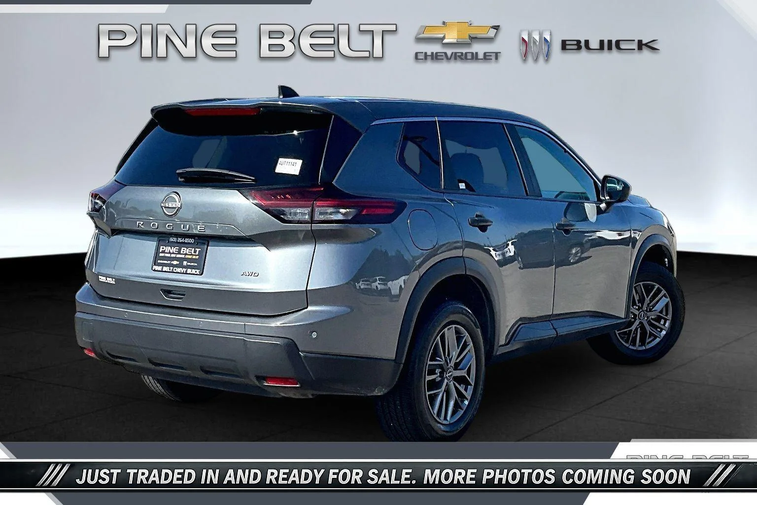 Used 2024 Gray Nissan S image 11