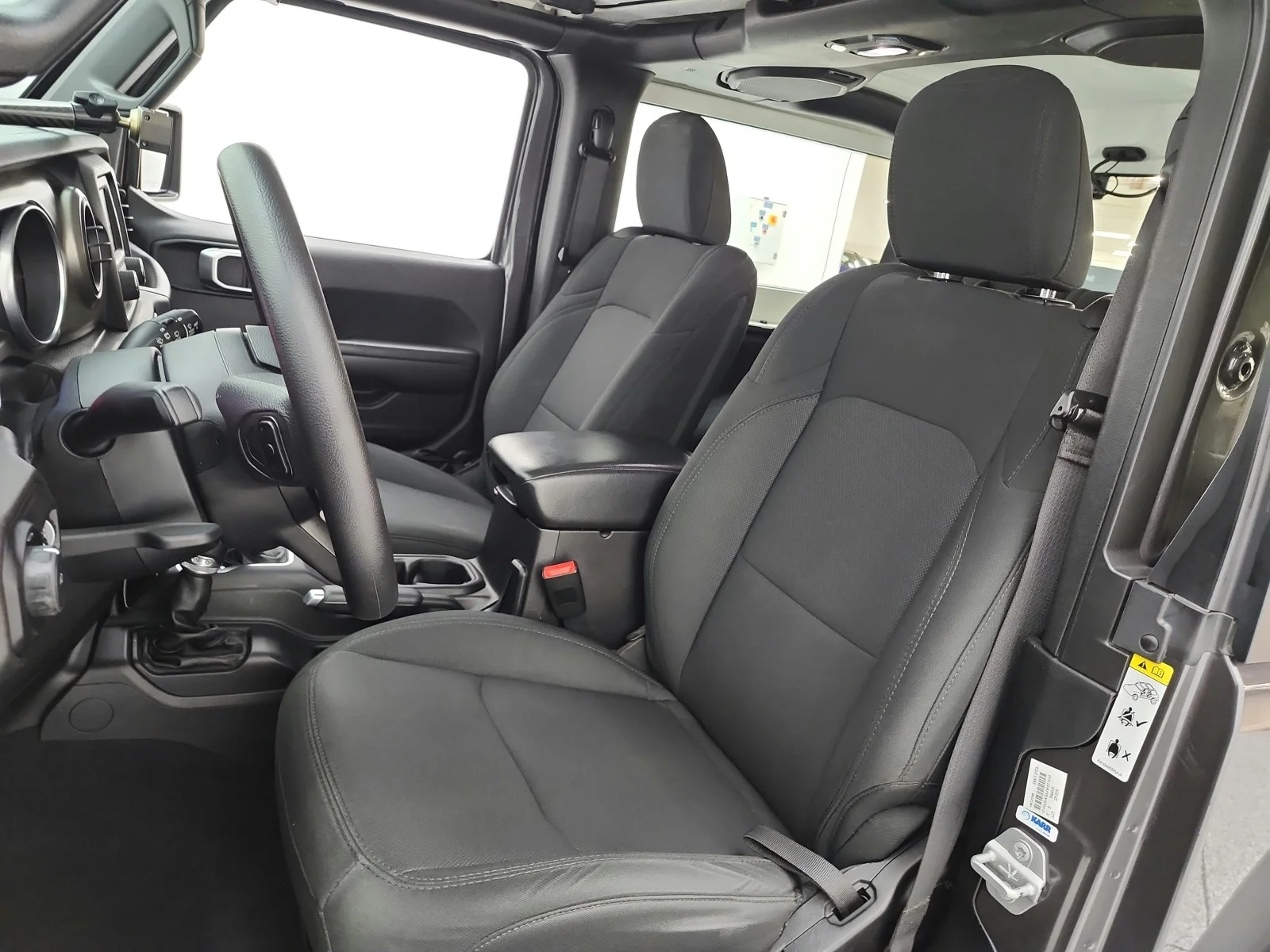 Used 2018 Granite Crystal Metallic Clearcoat Jeep Sport image 10