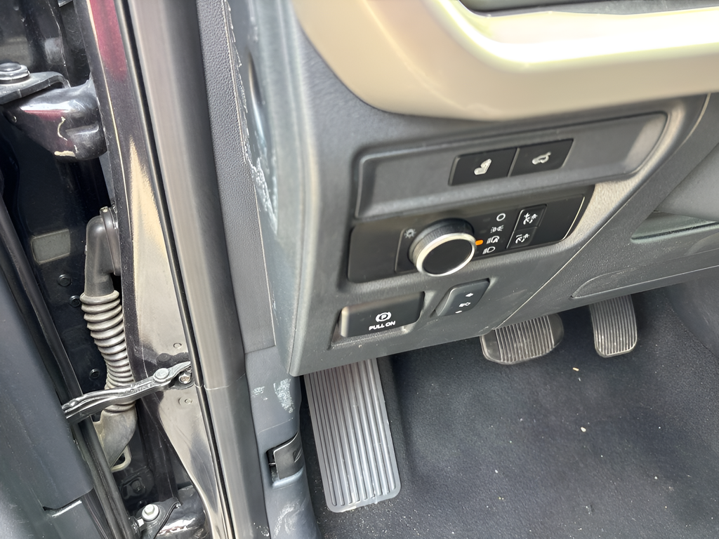 Certified Used 2024 Gray Ford XLT image 25