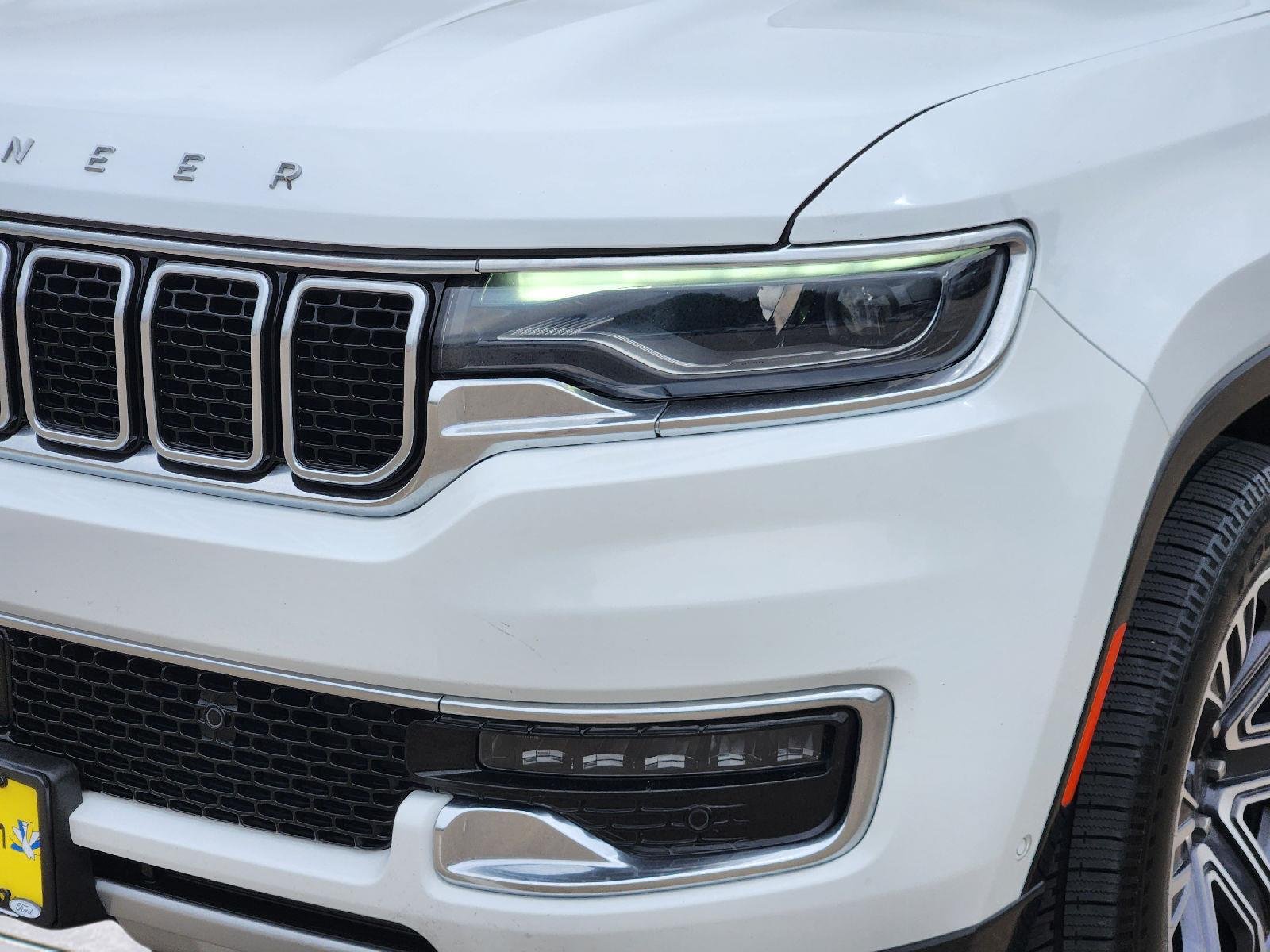Certified Used 2024 Bright White Clearcoat Jeep Series II image 7