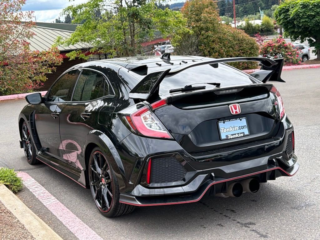 Used 2019 Crystal Black Pearl Honda Touring image 4