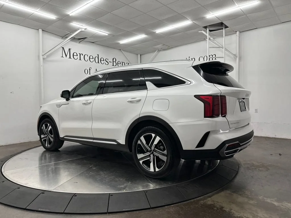 Used 2023 White Kia EX image 5
