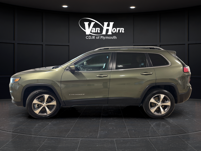 Used 2021 Olive Green Pearlcoat Jeep Limited image 4
