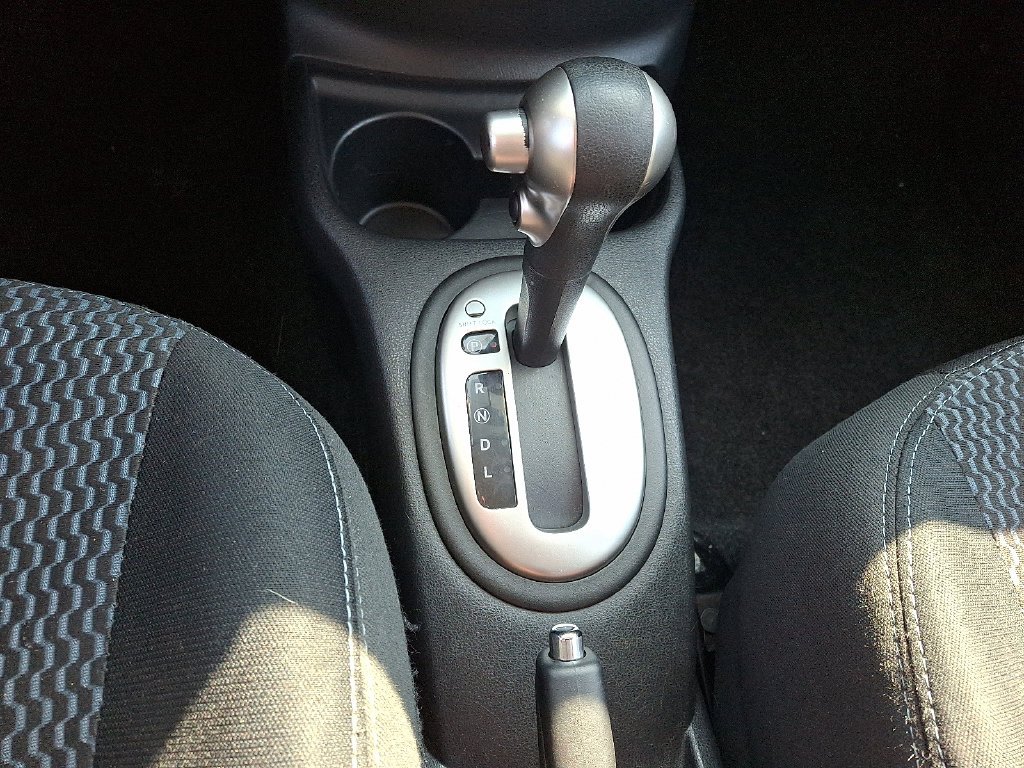 Used 2014 Gray Nissan SV image 16