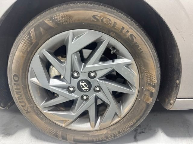 Used 2024 Beige Hyundai SEL image 11