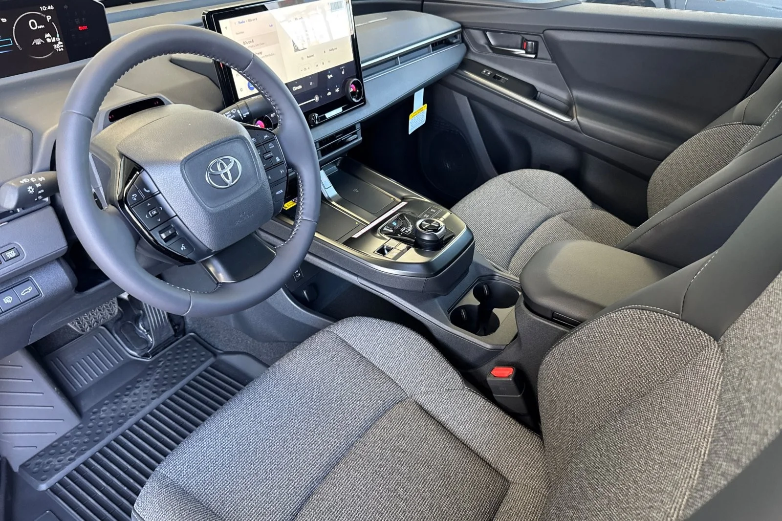 New 2027 Wind Chill Pearl <sup>1</sup> Toyota  XLE image 9