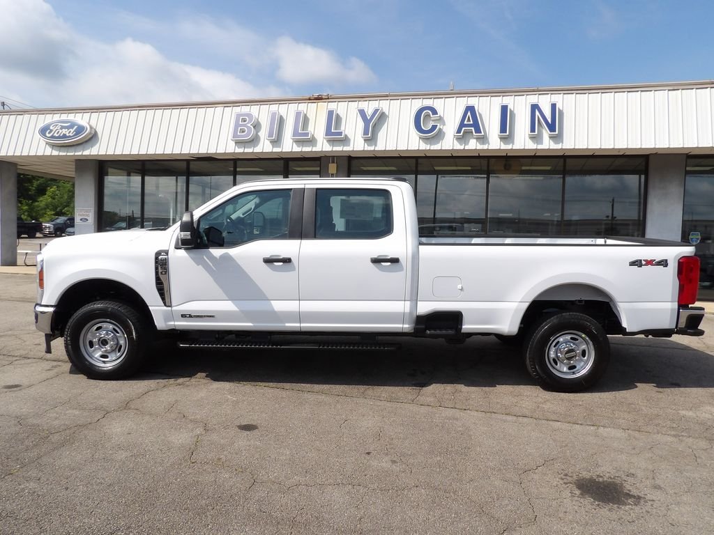 New 2026 Oxford White Ford F-250® XL image 4